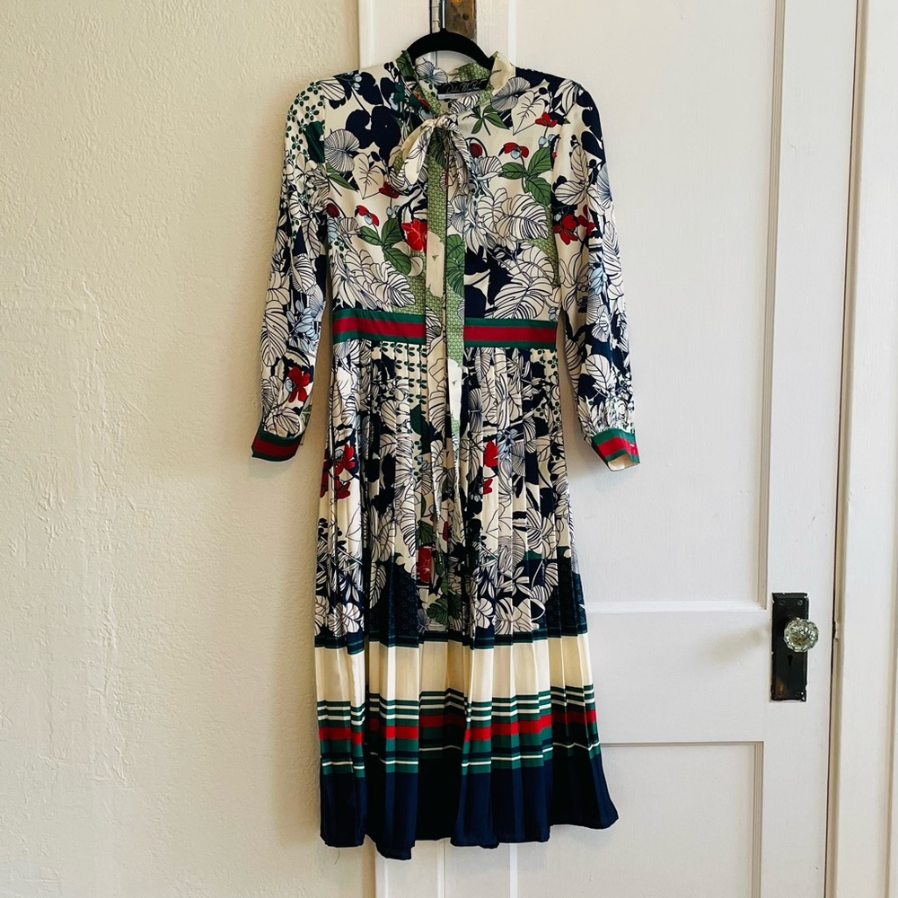 Dalia MacPhee Pleated Dress Small